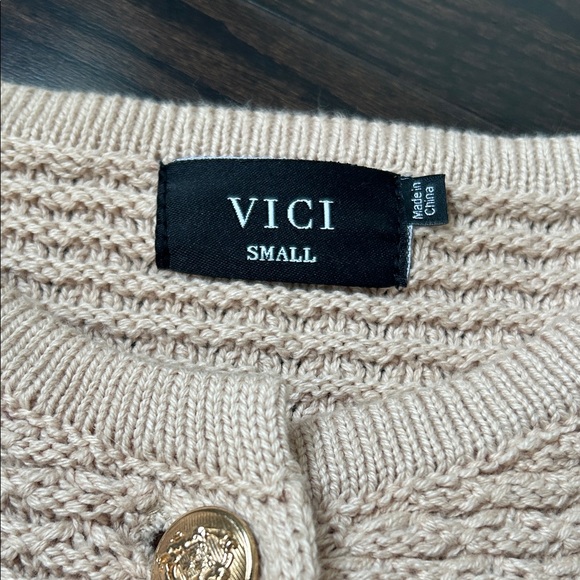⭐️Knit Gold Button Cardigan NWOT - Picture 10 of 12